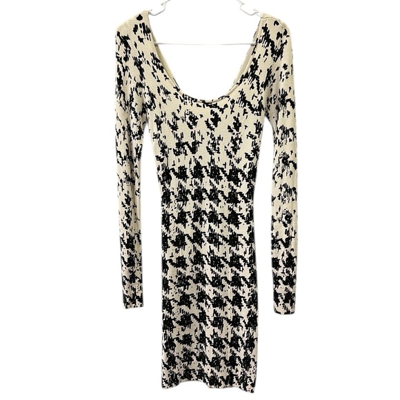 Guess Black and White Long Sleeve Dress - Picture 9 of 12